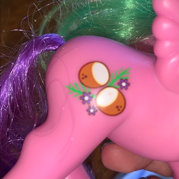 Official My Little Pony Toy - official brand logo on hoof - Picture 5 of 6